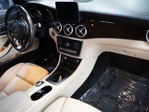 Used 2019 Mercedes-Benz CLA 250 image 24