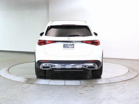 Used 2025 Mercedes-Benz GLC 350e GLC 350e w/ Driver Assistance Package image 10