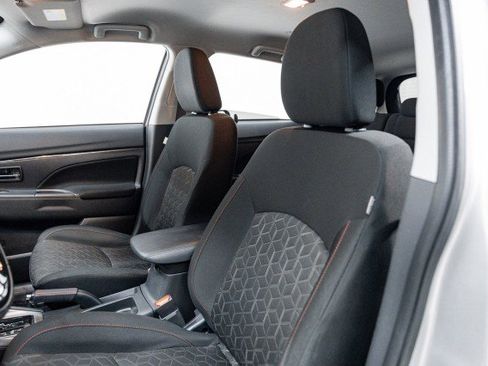 Used 2024 Mitsubishi Outlander Sport LE image 9