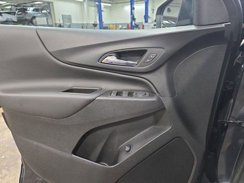 Used 2023 Chevrolet Equinox LT AWD/4WD image 30