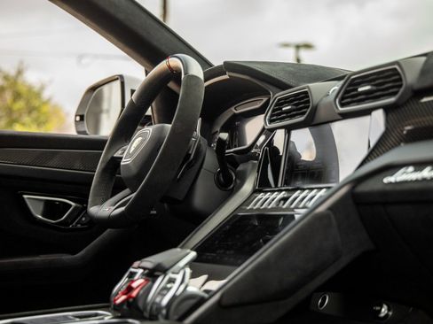 Used 2024 Lamborghini Urus Performante image 50