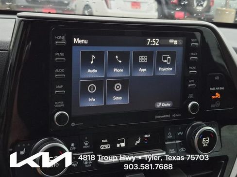 Used 2022 Toyota Highlander XLE FWD image 36