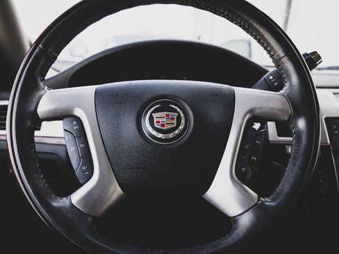 Used 2008 Cadillac Escalade ESV AWD image 10