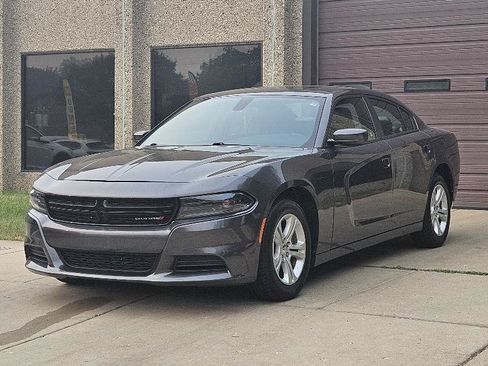 Used 2022 Dodge Charger SXT w/ Leather Interior Group RWD image 3