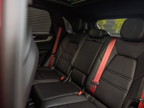Certified 2025 Porsche Cayenne E-Hybrid AWD/4WD image 20