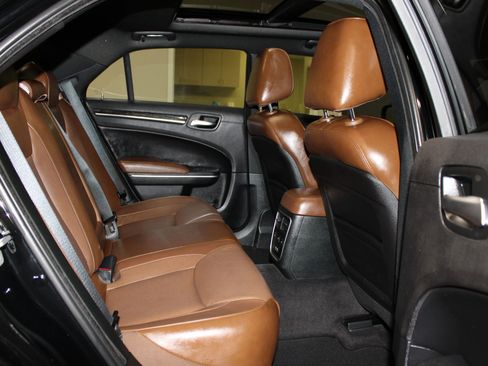 Used 2019 Chrysler 300 Limited w/ Safetytec Plus Group RWD image 42