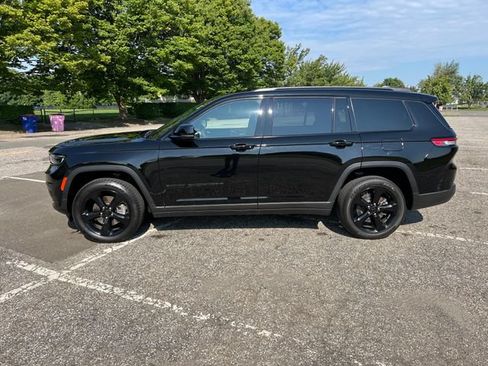 Used 2023 Jeep Grand Cherokee L Laredo AWD/4WD image 6