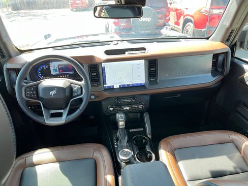 Used 2024 Ford Bronco Outer Banks AWD/4WD image 33