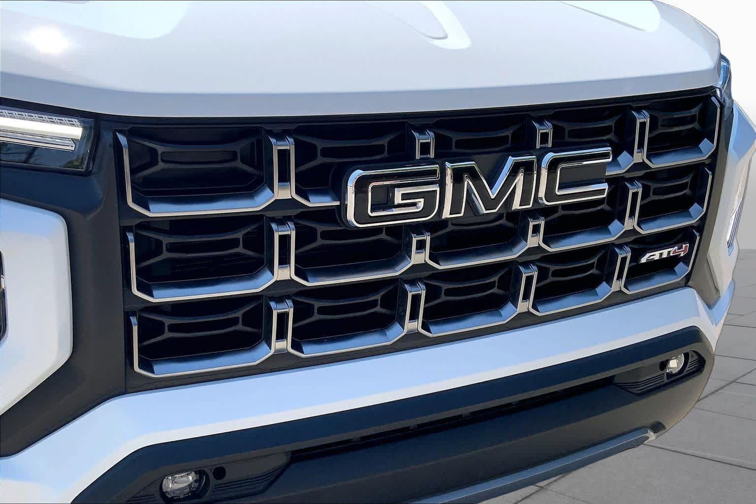 Used 2026 GMC Canyon AT4 w/ AT4 Premium Package AWD/4WD image 30