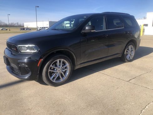 Used 2023 Dodge Durango GT image 1
