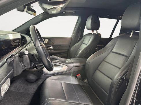 Used 2023 Mercedes-Benz GLS 450 4MATIC image 9