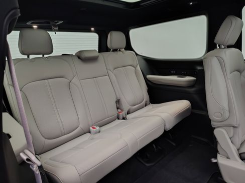 New 2026 Jeep Grand Wagoneer Limited AWD/4WD image 30