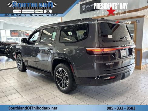 New 2026 Jeep Grand Wagoneer 4WD w/ Premium Group I image 4