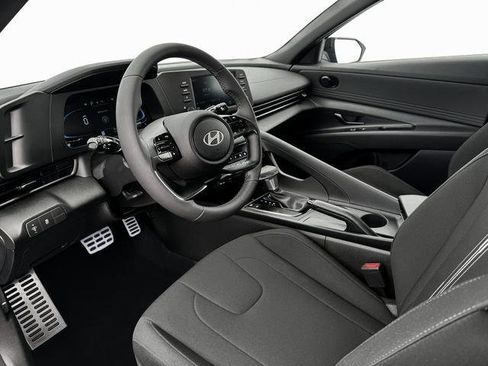 New 2025 Hyundai Elantra Sport image 14