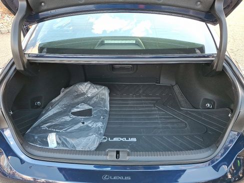 Certified 2023 Lexus ES 350 w/ Premium Package image 29