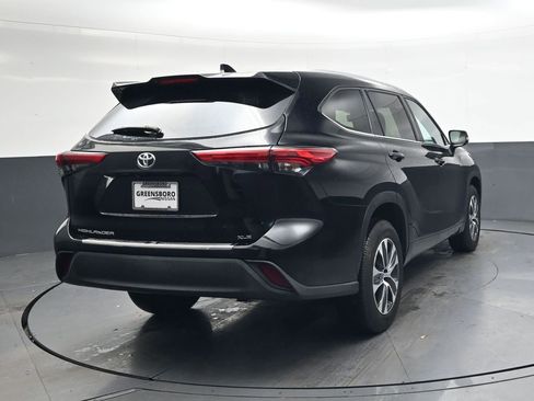 Used 2023 Toyota Highlander L image 9