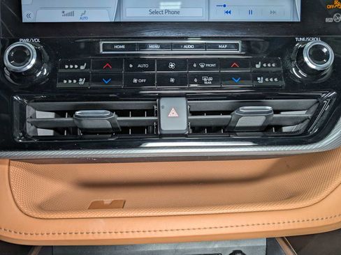 Used 2021 Toyota Highlander Platinum image 36