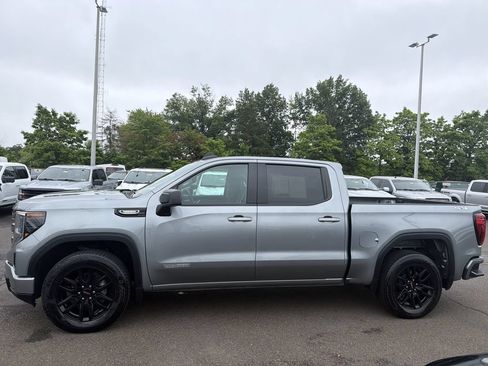 Used 2024 GMC Sierra 1500 Elevation AWD/4WD image 4