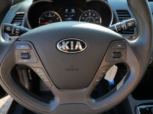 Used 2017 Kia Forte LX FWD image 25
