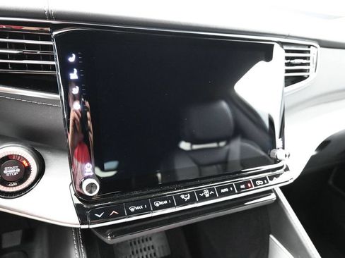 New 2026 Jeep Grand Wagoneer Limited AWD/4WD image 9