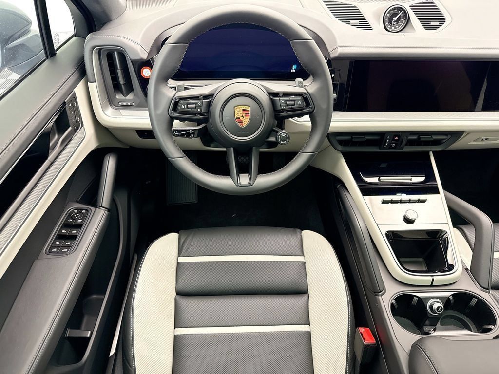 Used 2026 Porsche Cayenne Coupe AWD/4WD image 13