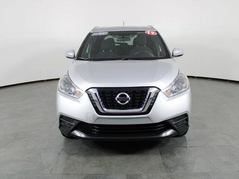 Certified 2019 Nissan Kicks SV FWD image 13