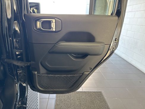 Used 2022 Jeep Wrangler Unlimited Sahara w/ Cold Weather Group image 45