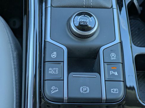 Certified 2026 Kia Sorento SX FWD image 30