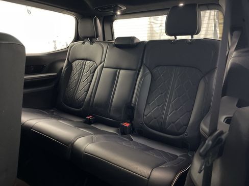 Used 2022 Jeep Grand Wagoneer Series III w/ Flexible Seating Group image 23