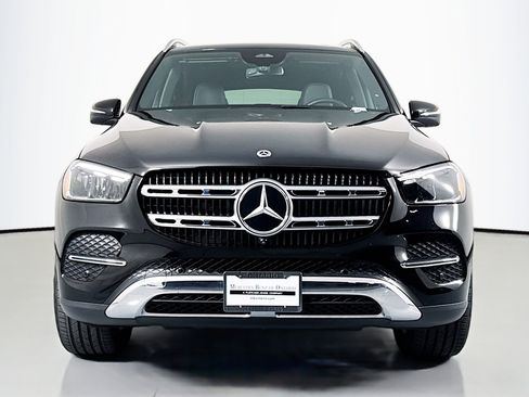 Certified 2025 Mercedes-Benz GLE 450e 4MATIC image 3