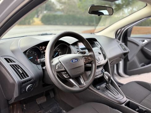 Used 2018 Ford Focus SE image 16