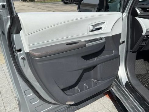Used 2024 Toyota Sienna XSE FWD image 9