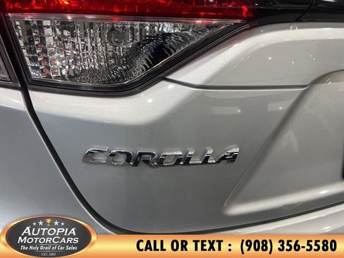 Used 2021 Toyota Corolla SE w/ SE Premium Package FWD image 33