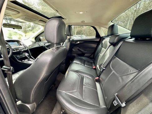 Used 2018 Ford Focus Titanium image 12