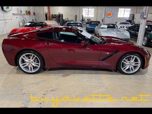 Used 2018 Chevrolet Corvette Stingray Coupe w/ 1LT image 7