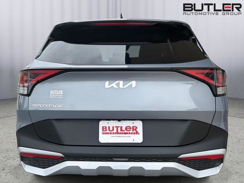 Used 2025 Kia Sportage LX FWD image 9
