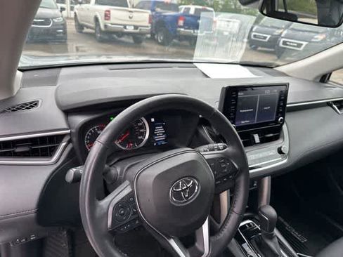 Used 2022 Toyota Corolla Cross LE AWD/4WD image 6