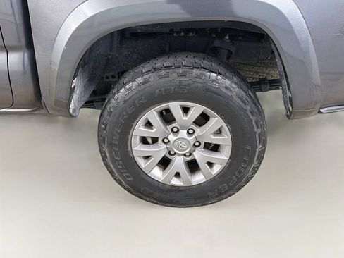 Used 2017 Toyota Tacoma SR5 w/ Tow Package AWD/4WD image 30