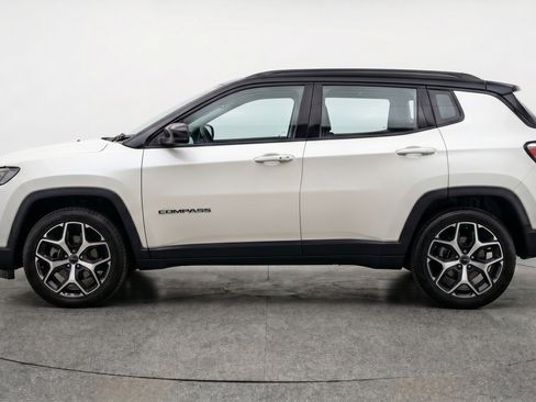 Used 2025 Jeep Compass Limited AWD/4WD image 5