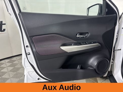 Used 2018 Nissan Kicks SV w/ Exterior Package image 9