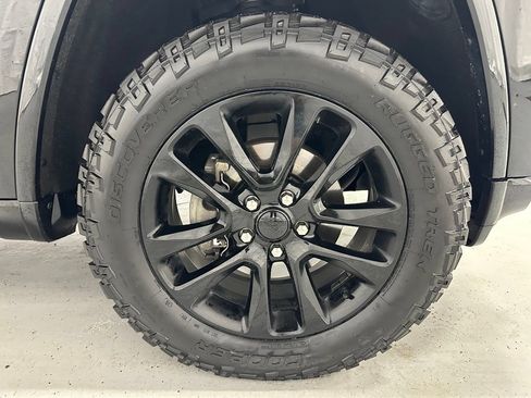 Used 2020 Jeep Grand Cherokee Altitude AWD/4WD image 60