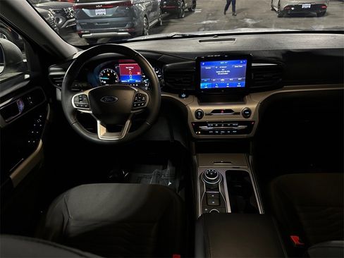 Used 2020 Ford Explorer XLT w/ Comfort Package image 21