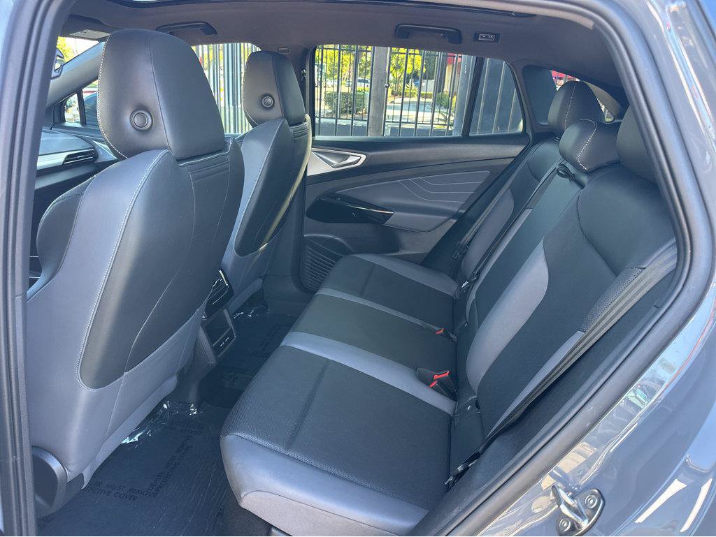 Used 2023 Volkswagen ID.4 S RWD image 10