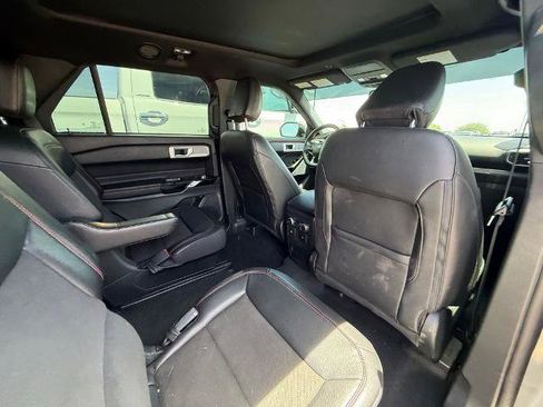 Used 2022 Ford Explorer ST-Line w/ Class IV Trailer Tow Package AWD/4WD image 8