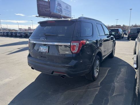 Used 2019 Ford Explorer XLT w/ Equipment Group 202A image 2