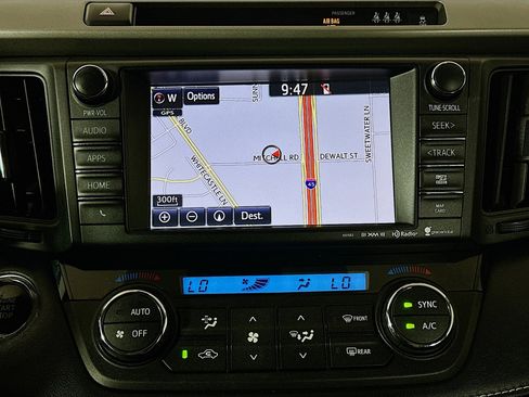 Used 2018 Toyota RAV4 XLE FWD image 22