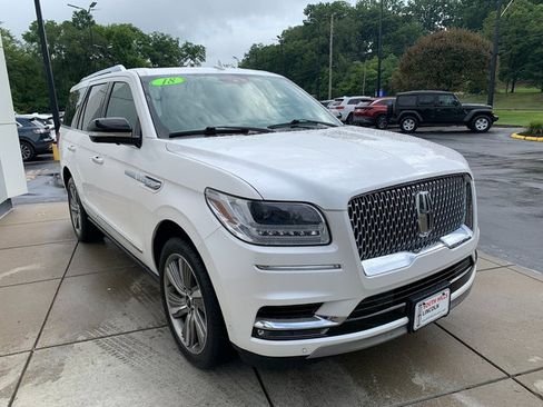 Used 2018 Lincoln Navigator Reserve w/ Technology Package AWD/4WD image 9