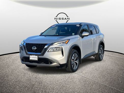 Used 2023 Nissan Rogue SV image 4