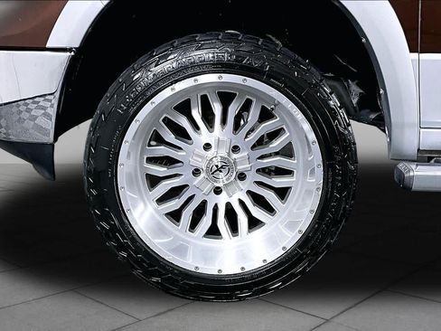 Used 2015 RAM 1500 Laramie RWD image 10
