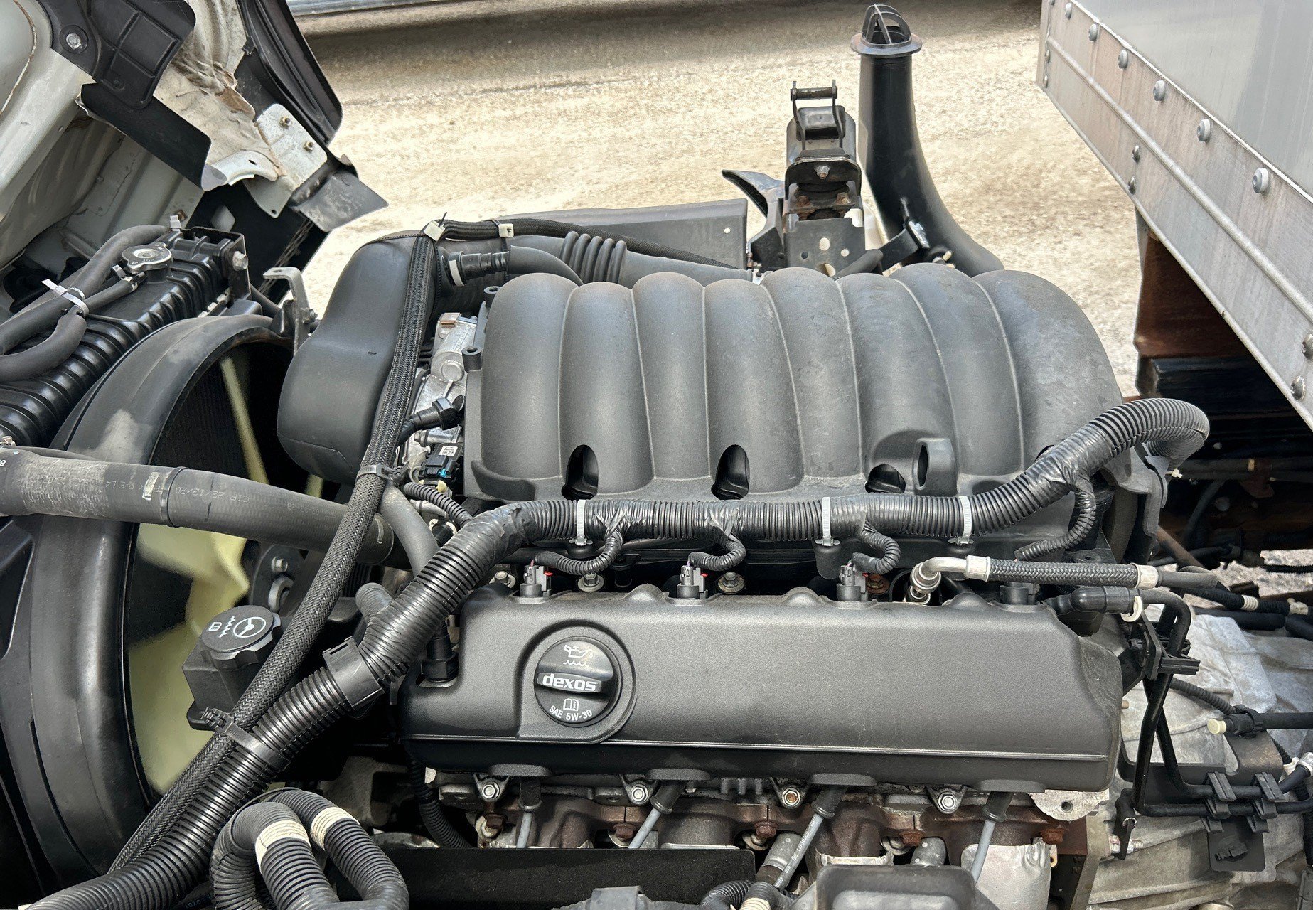 Used 2021 Isuzu NPR RWD image 9